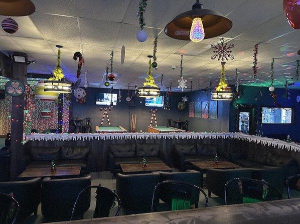 CJ Vapes & Lounge