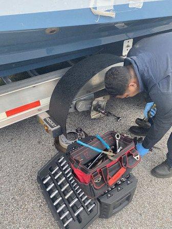 24 hours Road Services Semi -Truck & Trailer And Tire New and Used Repair in Orlando Areas .