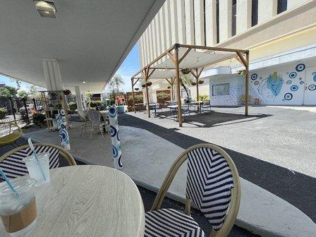 Kefi Streetside Cafe