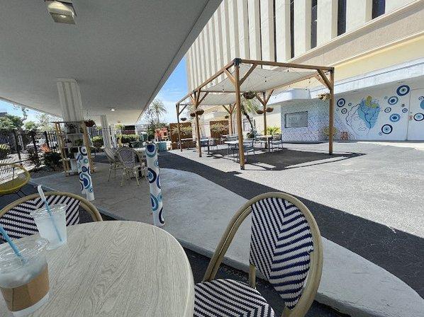 Kefi Streetside Cafe