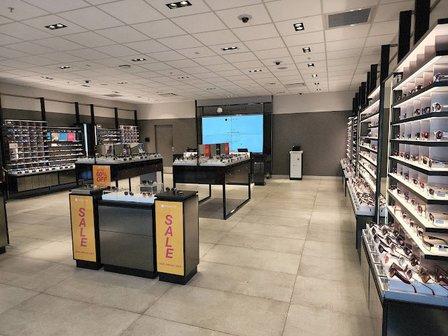 Sunglass Hut