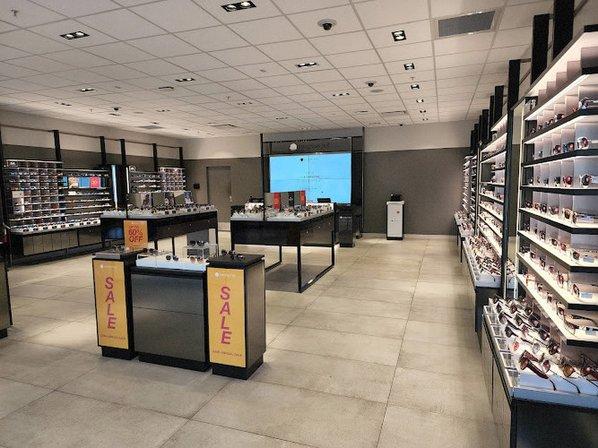 Sunglass Hut
