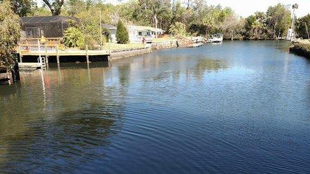 Riverhouse Apartments