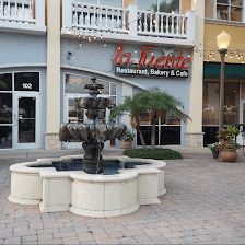 La Fuente Restaurant, Bakery & Cafe