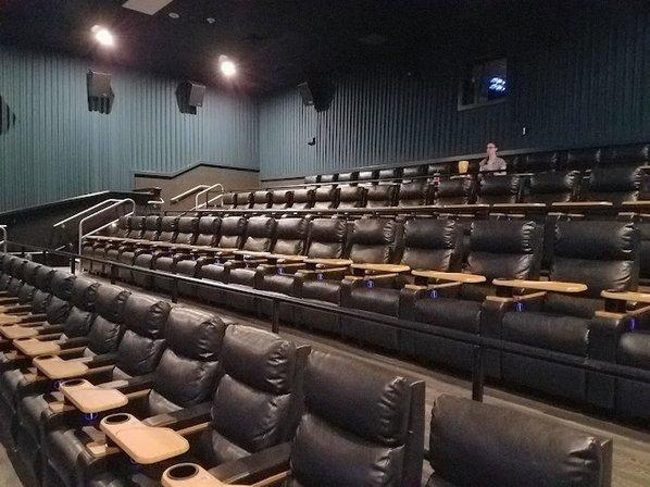Regal Hollywood - Sarasota