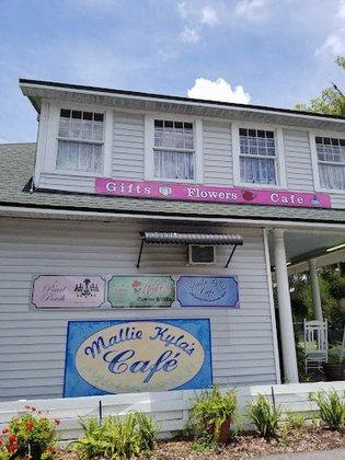 Mallie Kylas Cafe