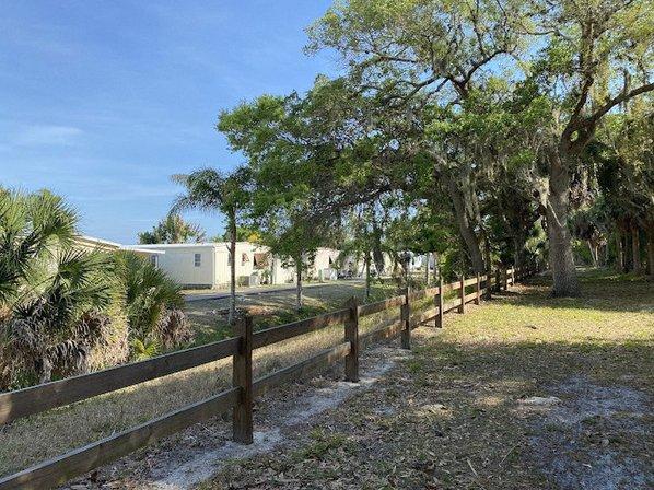 Curry Creek Preserve: West Entrance