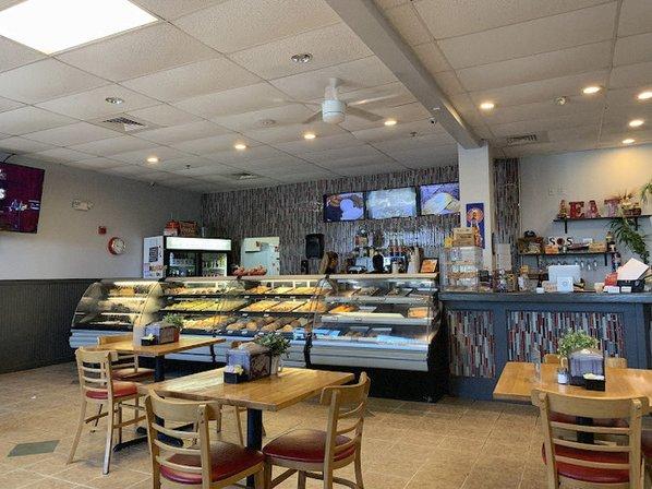 La Fuente Restaurant, Bakery & Cafe