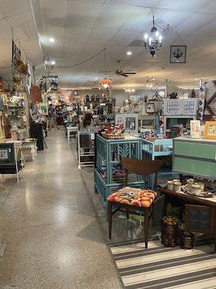 The Cats Meow, A Vintage Marketplace