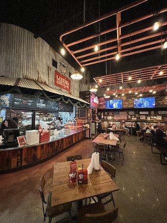 Lizzie’s Memphis Style BBQ.
