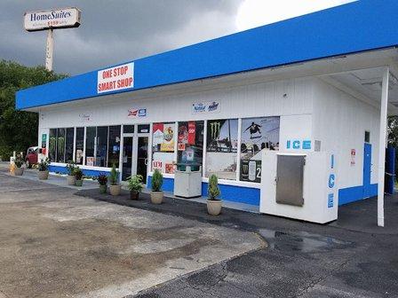 Chevron Davenport/ neighborhood Uhaul