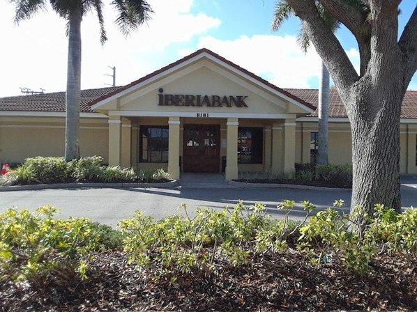 First Horizon Bank - Sarasota, FL - S Tamiami Trail