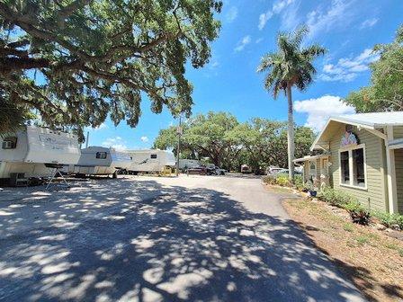 Lazy Oaks RV Park