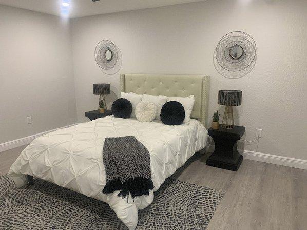 Glen Oaks Garden Condominiums