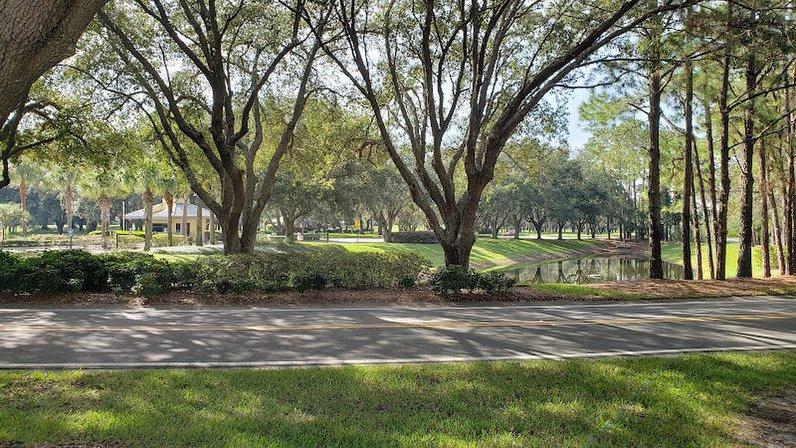 GlenLakes Golf & Country Club