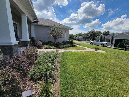 Franco's Lawn & Landscaping Service