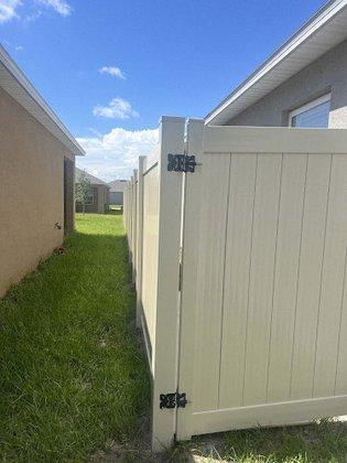 Eli's Fence & Construction LLC