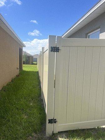 Eli's Fence & Construction LLC