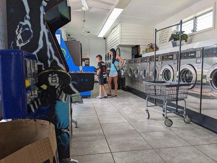 KWIK KLEEN LAUNDRY *ATM INSIDE*