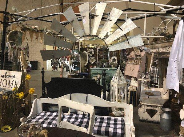 Malu's Vintage Unique Finds