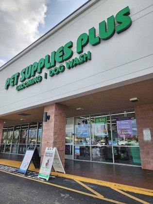 Pet Supplies Plus Holiday