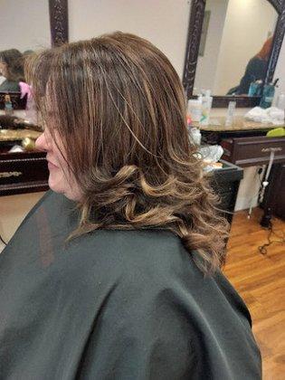 Esmeralda Salon