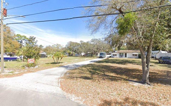 Mosssy Oaks Mobile Home RV Park