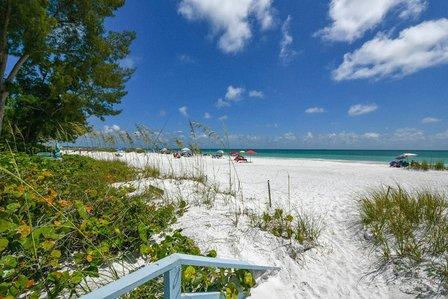 Adams Beach Apartments