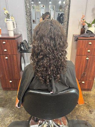 Kelly Nicole Curls And Co.