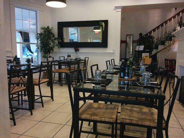 People Italian Restaurant & Pizzeria