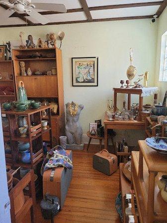 Rum Runner's Antiques & Estate Auctions