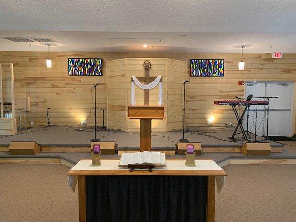 Live Oaks Bible Church
