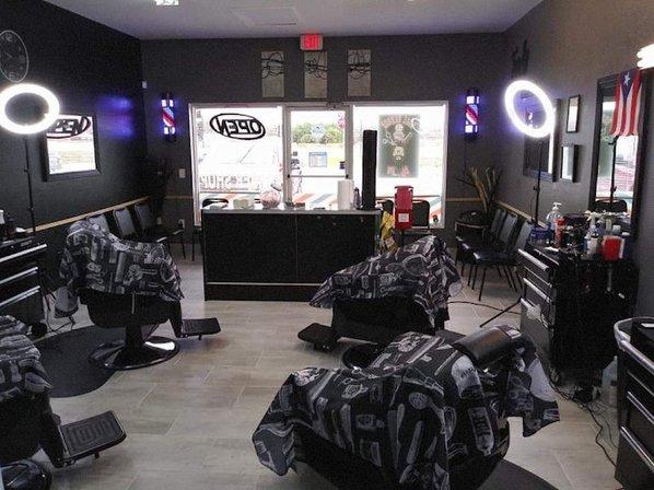 REAL BARBER 4 LIFE BARBER SHOP