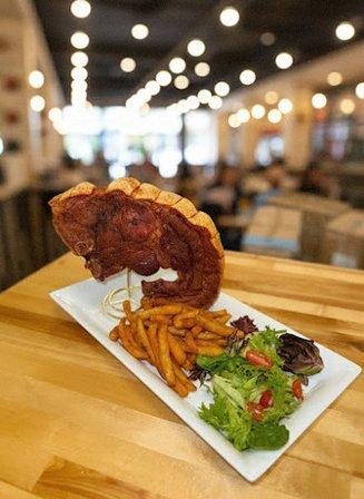 Manny’s Bar & Grill