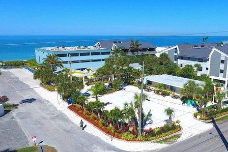 Tropical Breeze Beach Club - Anna Maria Island
