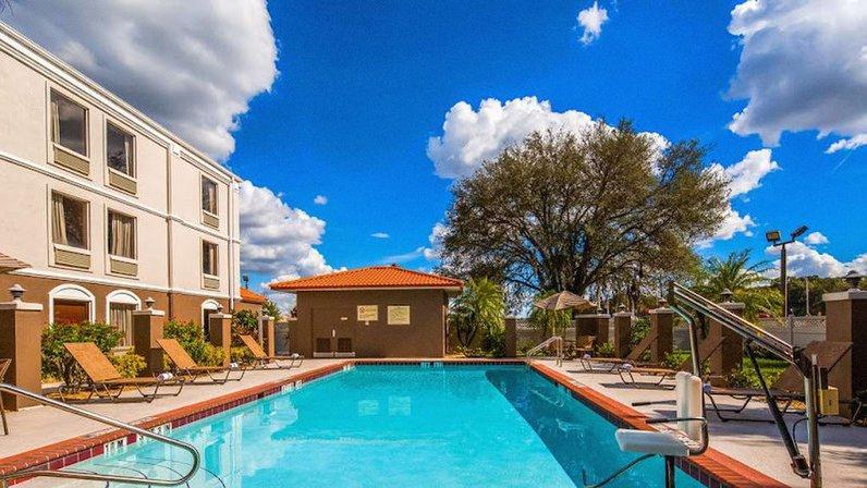 Best Western Plus Bradenton Hotel & Suites