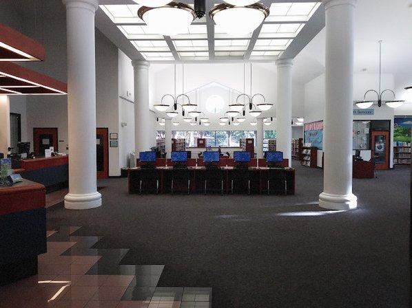 Lakeland Public Library - Larry R. Jackson Branch
