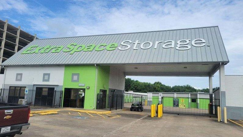 Extra Space Storage