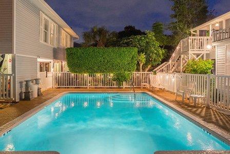 Meranova Guest inn