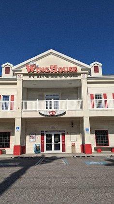 WingHouse Bar & Grill