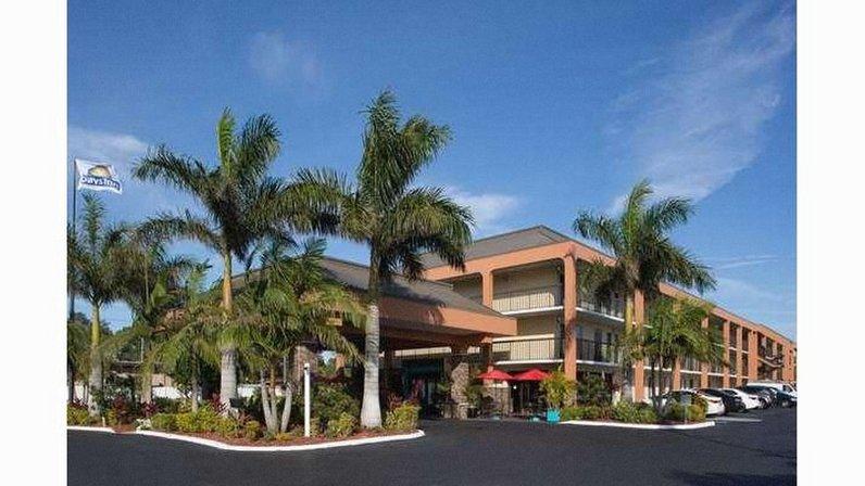 Days Inn by Wyndham Sarasota Bay