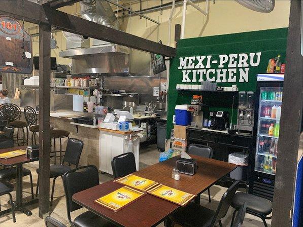 el bar de mexiperu Kitchen