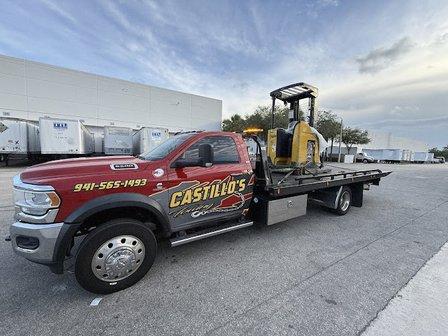 CASTILLO’S TOWING