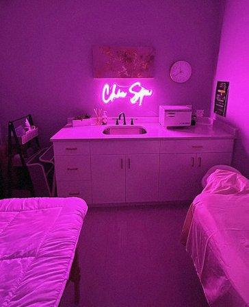Chic Spa Massage