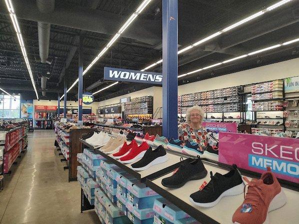 SKECHERS Warehouse Outlet