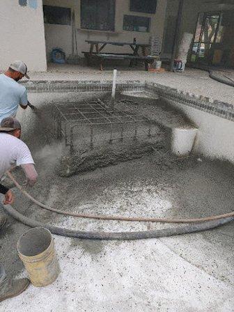 Lightning Pools & Pavers