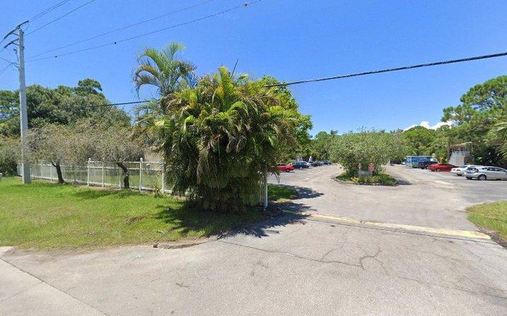 Sarasota Pines Condominiums