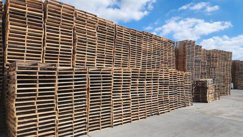 Pallet And Boxes