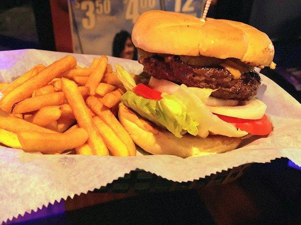 Hennessy's Bar & Grille