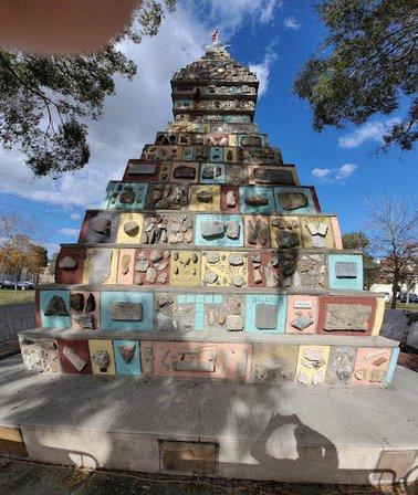 Monument of States